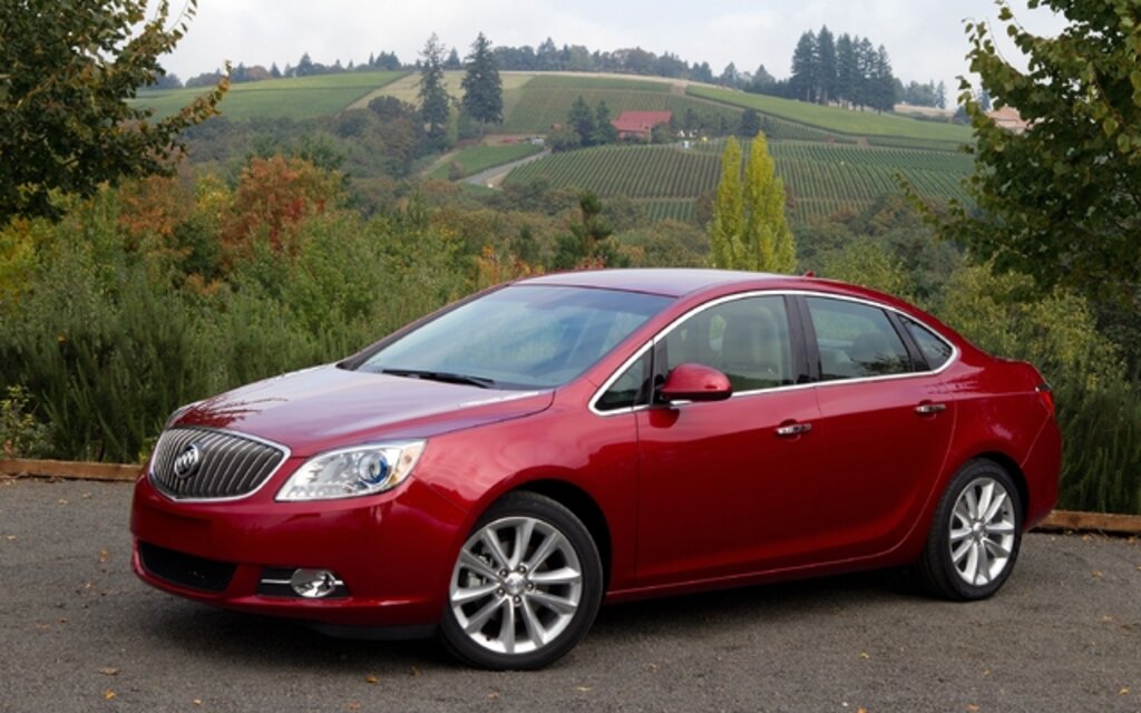 038683 2013 Buick Verano